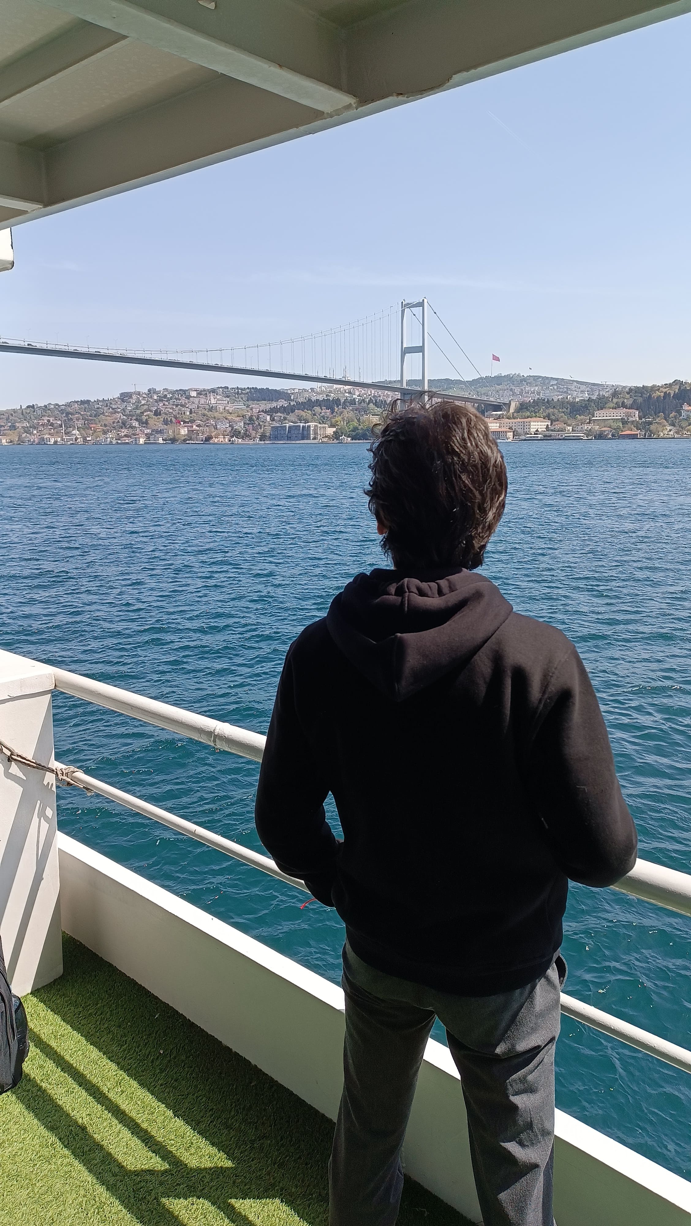 Birol Coşgun İstanbul Boğazında Vapurda Çekilmiş Fotoğraf