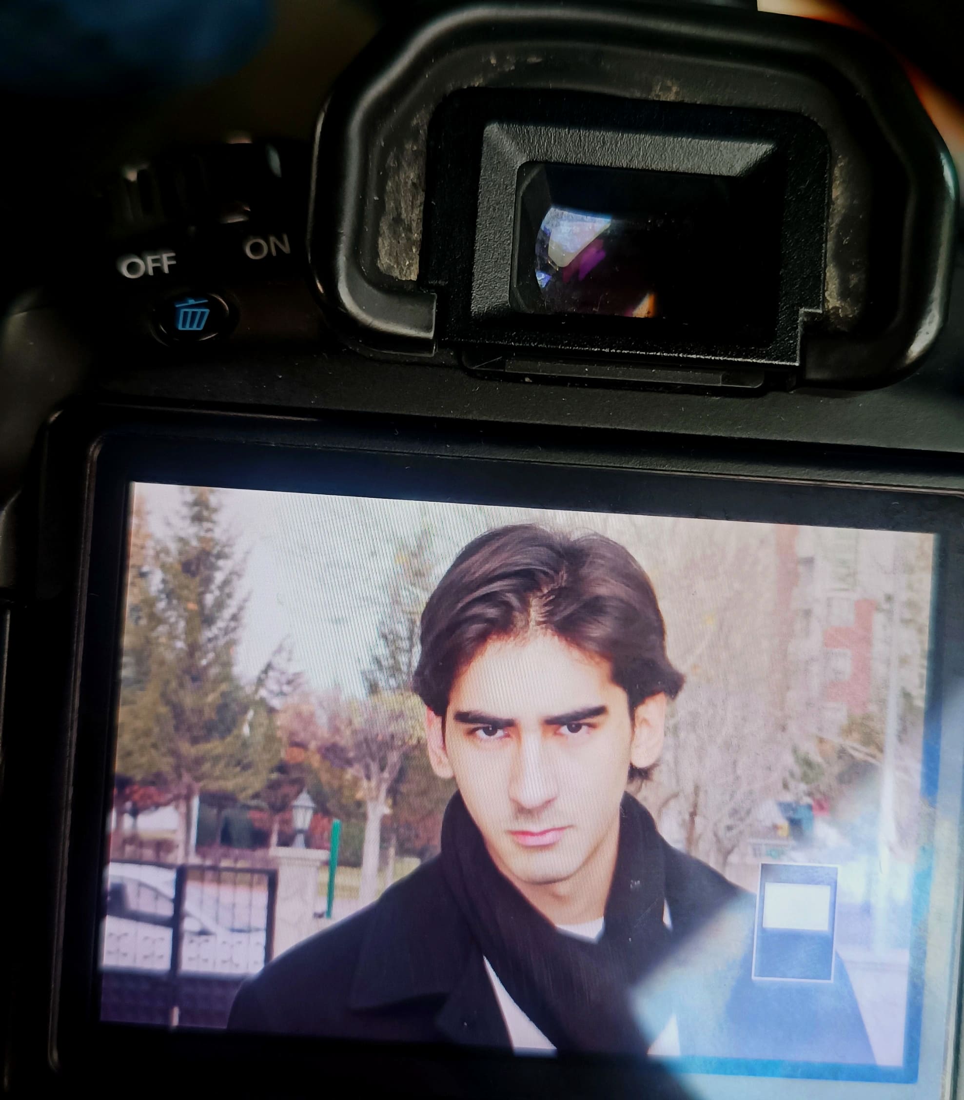 Birol Coşgun karlı bir günde portre fotoğrafı